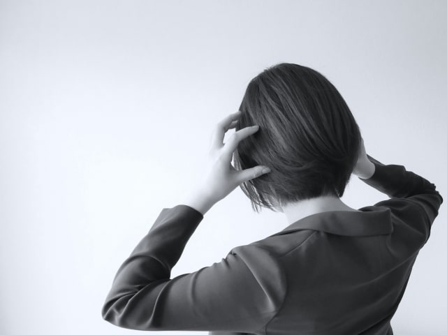 膀胱炎に悩む女性